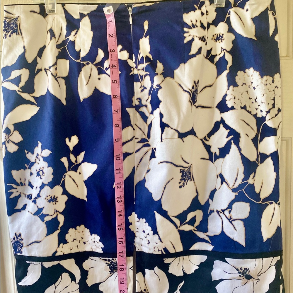 White House Black Market Pencil Skirt 22.5”